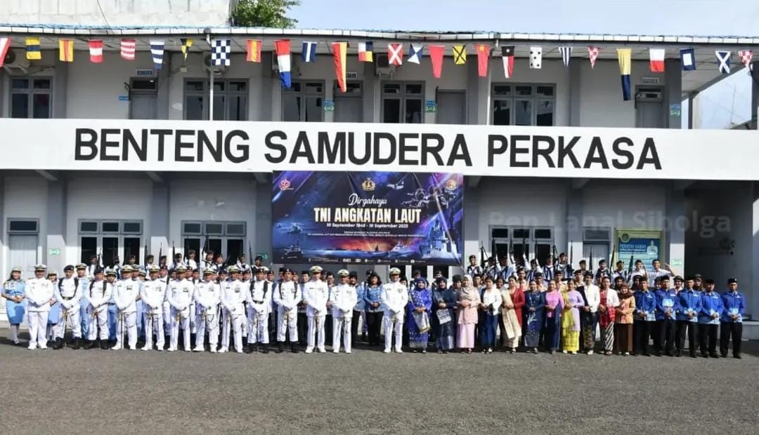 Lanal Sibolga Gelar Upacara dan Syukuran Pemotongan Tumpeng Pada Peringatan HUT Ke-80 TNI Angkatan Laut Tahun 2025