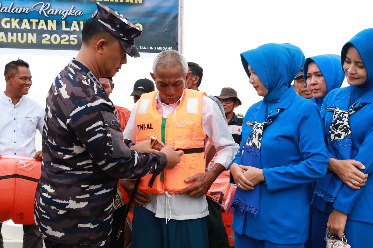 Berbagi di Ujung Negeri, Pangkalan TNI Angkatan Laut Dumai Gelar Bhakti Sosial di Pos Pengamanan Perbatasan Pulau Terluar