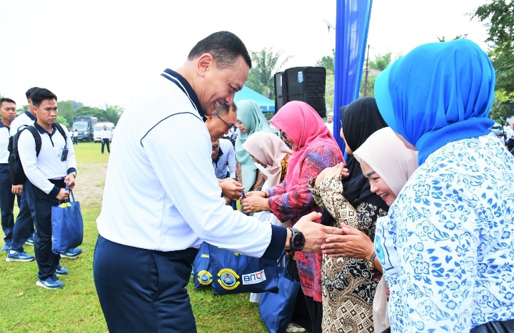 Sambut HUT Ke-80 TNI AL, Kodaeral I Laksanakan Olahraga Bersama, Bakti Sosial dan Bakti Kesehatan