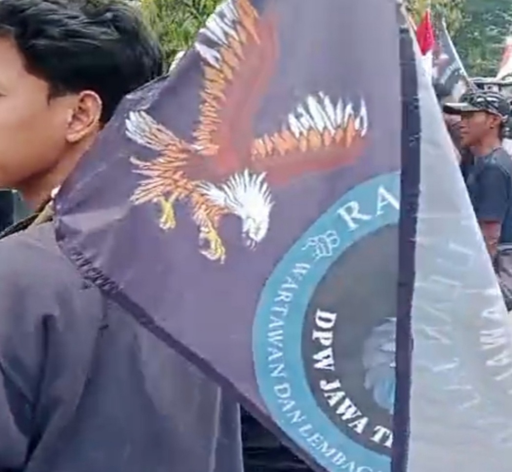 RAJAWALI Jawa Timur “Gempur” Dinsos Pamekasan, Tuntutan Menggema Keras!