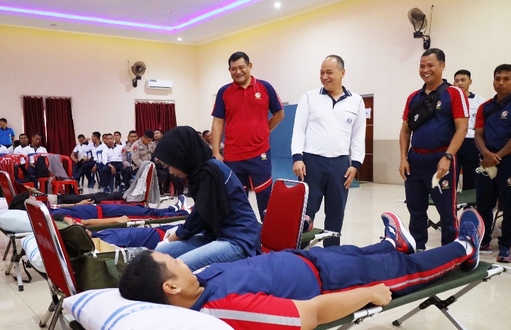 Jelang Hari Jadi Ke-80 TNI AL, Kodaeral IX Ambon Gelar Olahraga Bersama dan Donor Darah