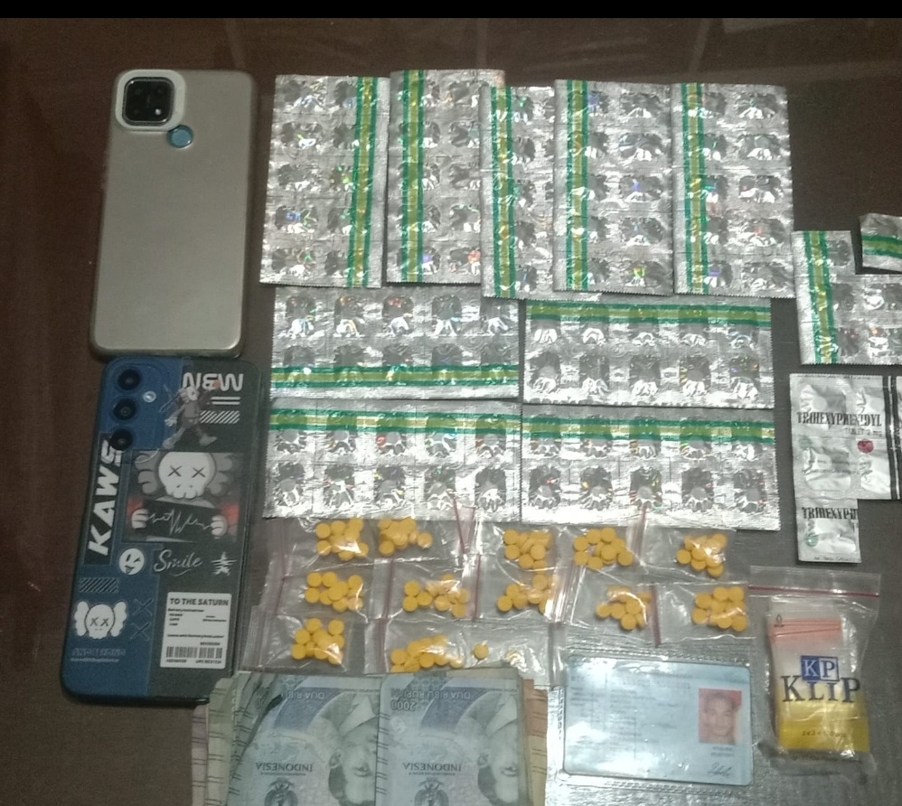 Polsek Cipondoh Bongkar Penjualan Obat Terlarang Berkedok Toko Olahraga