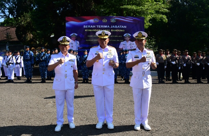 Tongkat Kepemimpinan Komandan Pangkalan TNI Angkatan Laut Bandung Resmi Dijabat Kolonel Laut (P) Erfan Indra Darmawan