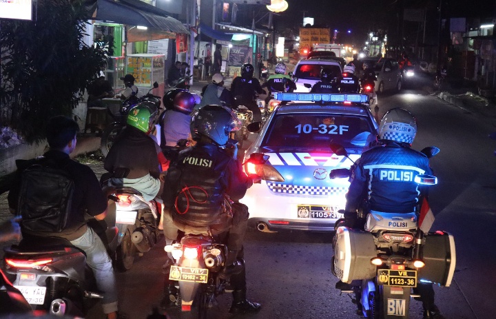 Dipimpin Kapolres, Polres Metro Bekasi Gelar Apel Patroli Skala Besar dan KRYD
