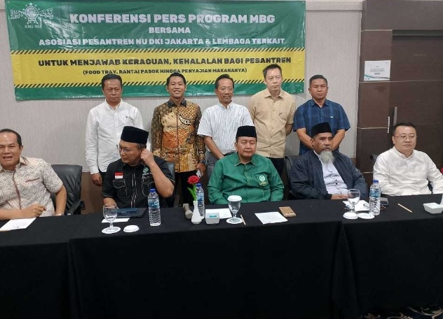 KOMISI FATWA MUI PUSAT FOOD TRAY WAJIB ADA LOGO HALAL SYARAT SERTIFIKASI DAPUR MBG