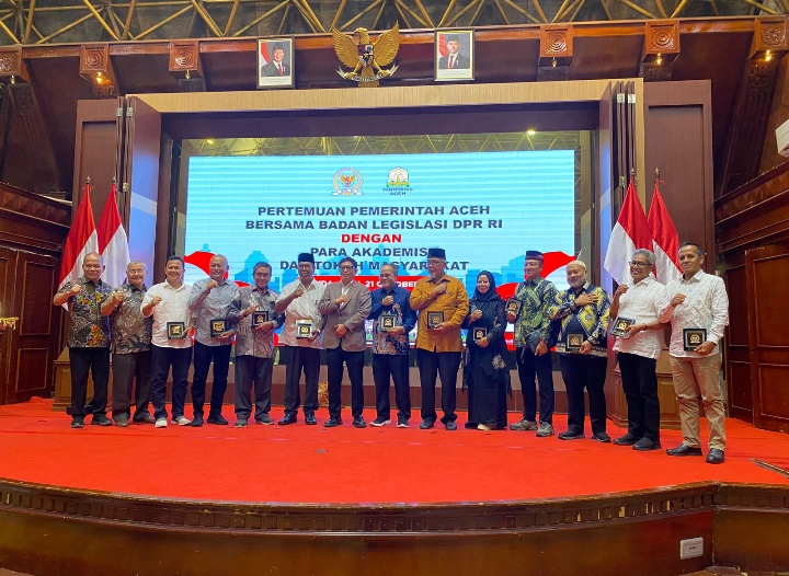 Danlanal Sabang Hadiri Pertemuan Pemerintah Aceh Bersama Badan Legislasi DPR-RI Dengan Para Akademisi dan Tokoh Masyarakat
